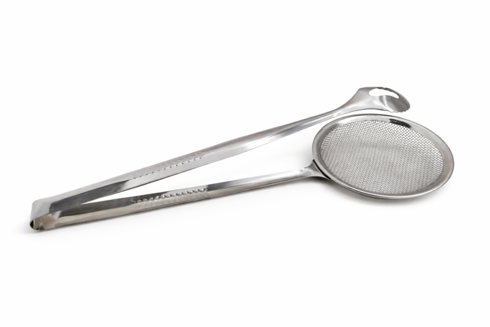 ملقط مطبخ مع مصفاة شبكية من الستانلس ستيل