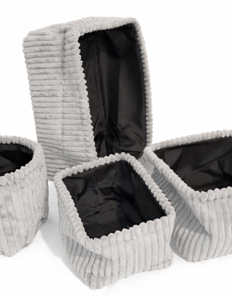 file_00000000c498720abaeb4511c8b52a22 سلال تخزين قماشية مجموعة من 4 قطع