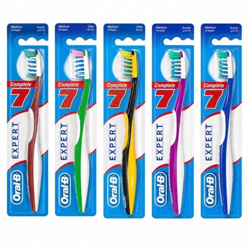 "Oral-B" Toothbrush Medium - فرشاة أسنان