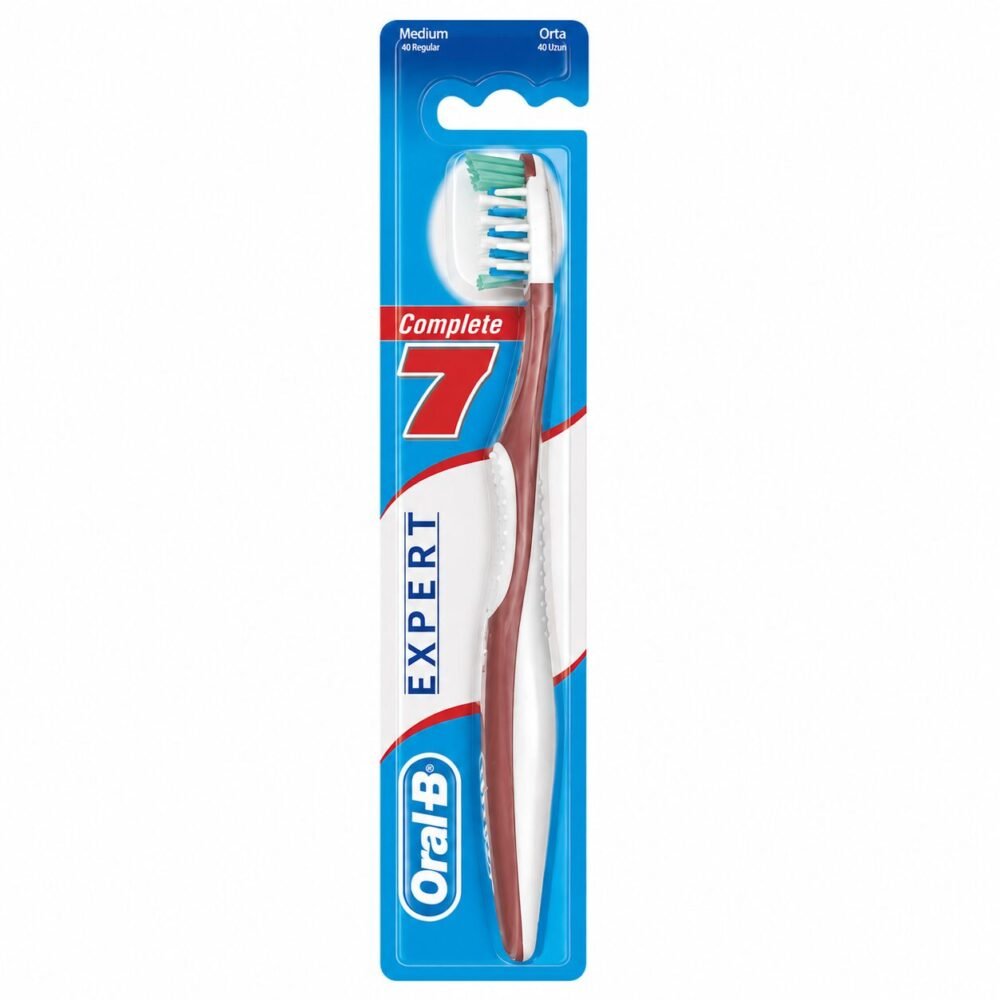 "Oral-B" Toothbrush Medium - فرشاة أسنان